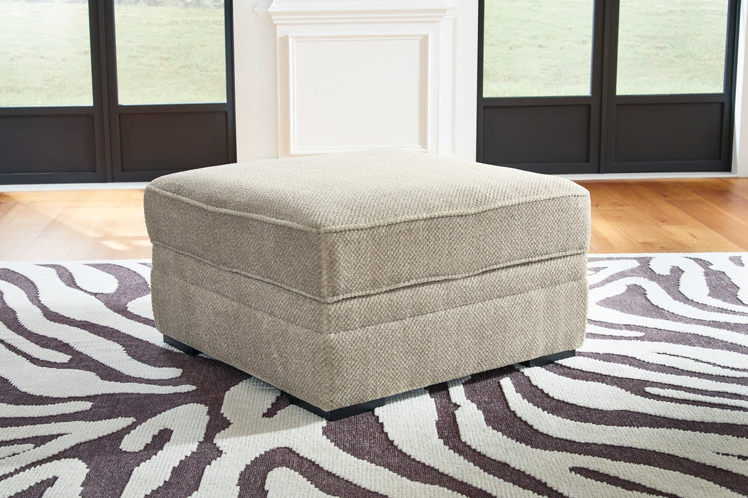 Calnita 2-Piece Sectional with Ottoman